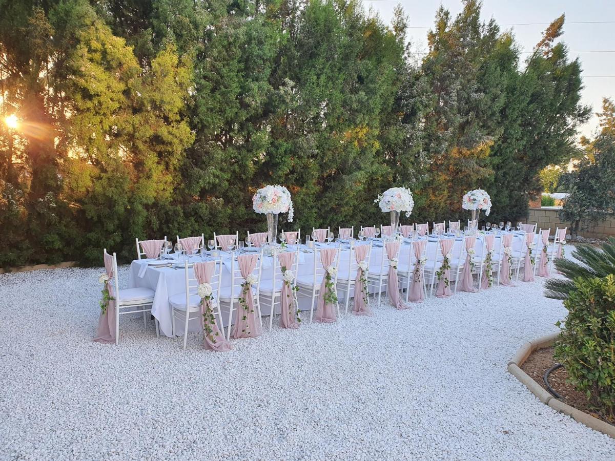 Larnaca Mansion Ideal For 3 Families Or More 외부 사진