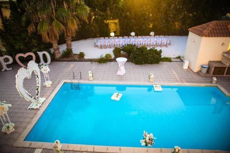 Larnaca Mansion Ideal For 3 Families Or More 외부 사진