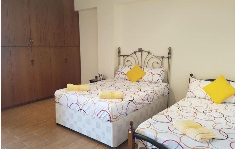 Larnaca Mansion Ideal For 3 Families Or More 외부 사진