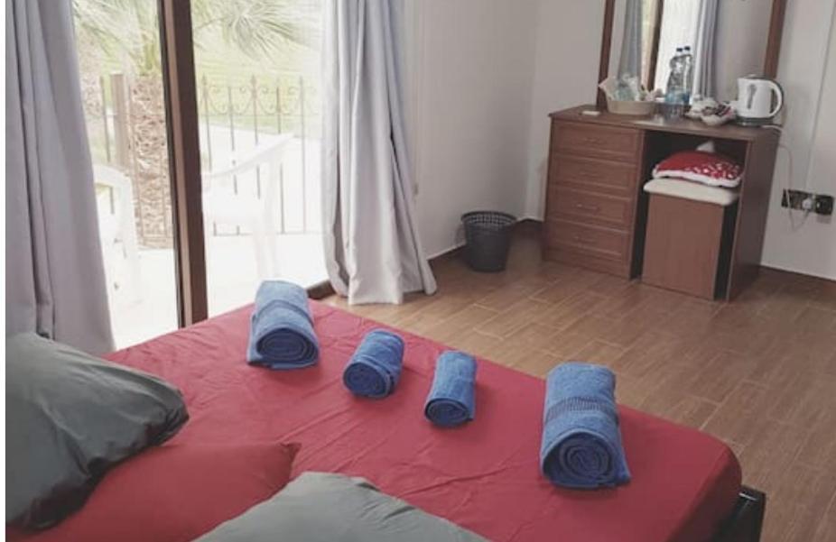 Larnaca Mansion Ideal For 3 Families Or More 외부 사진