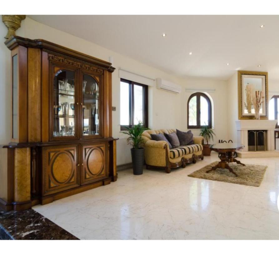 Larnaca Mansion Ideal For 3 Families Or More 외부 사진