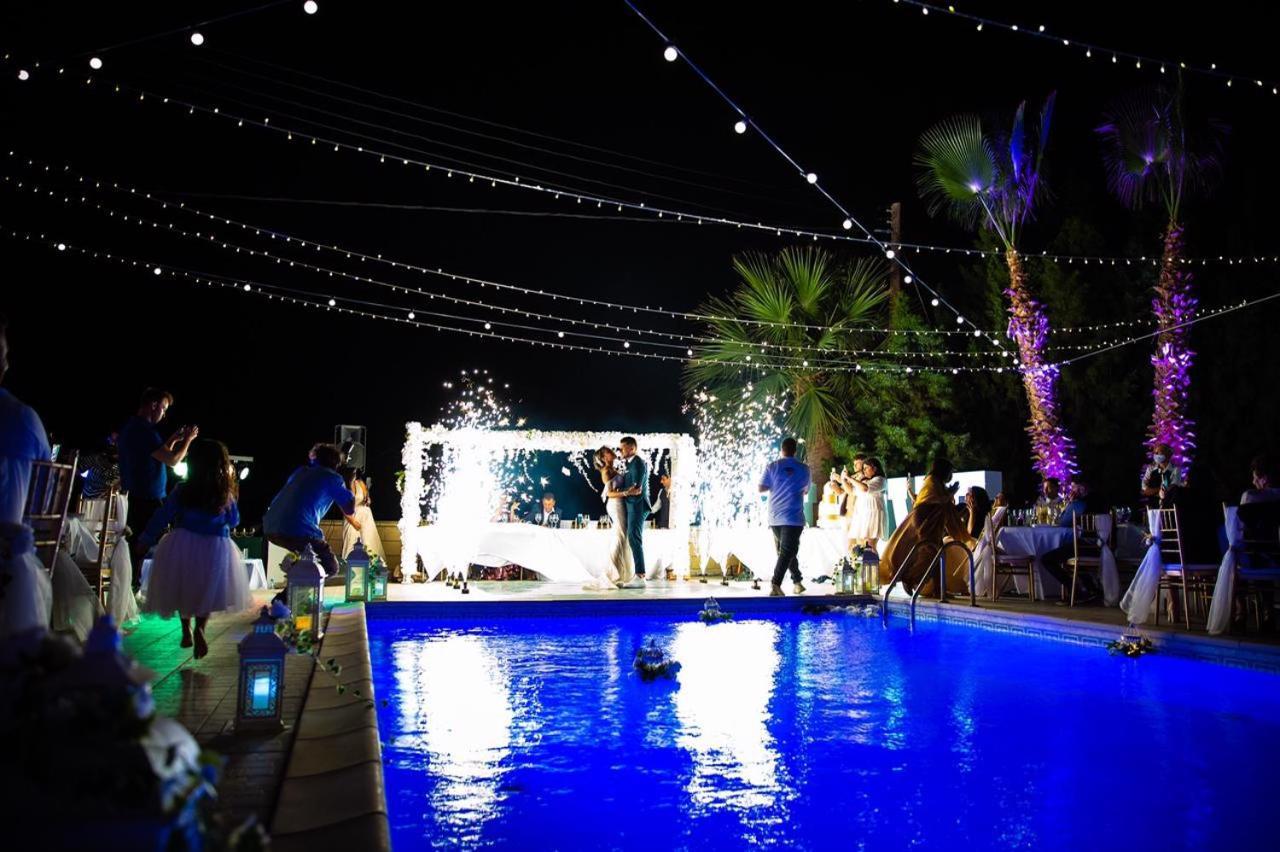 Larnaca Mansion Ideal For 3 Families Or More 외부 사진