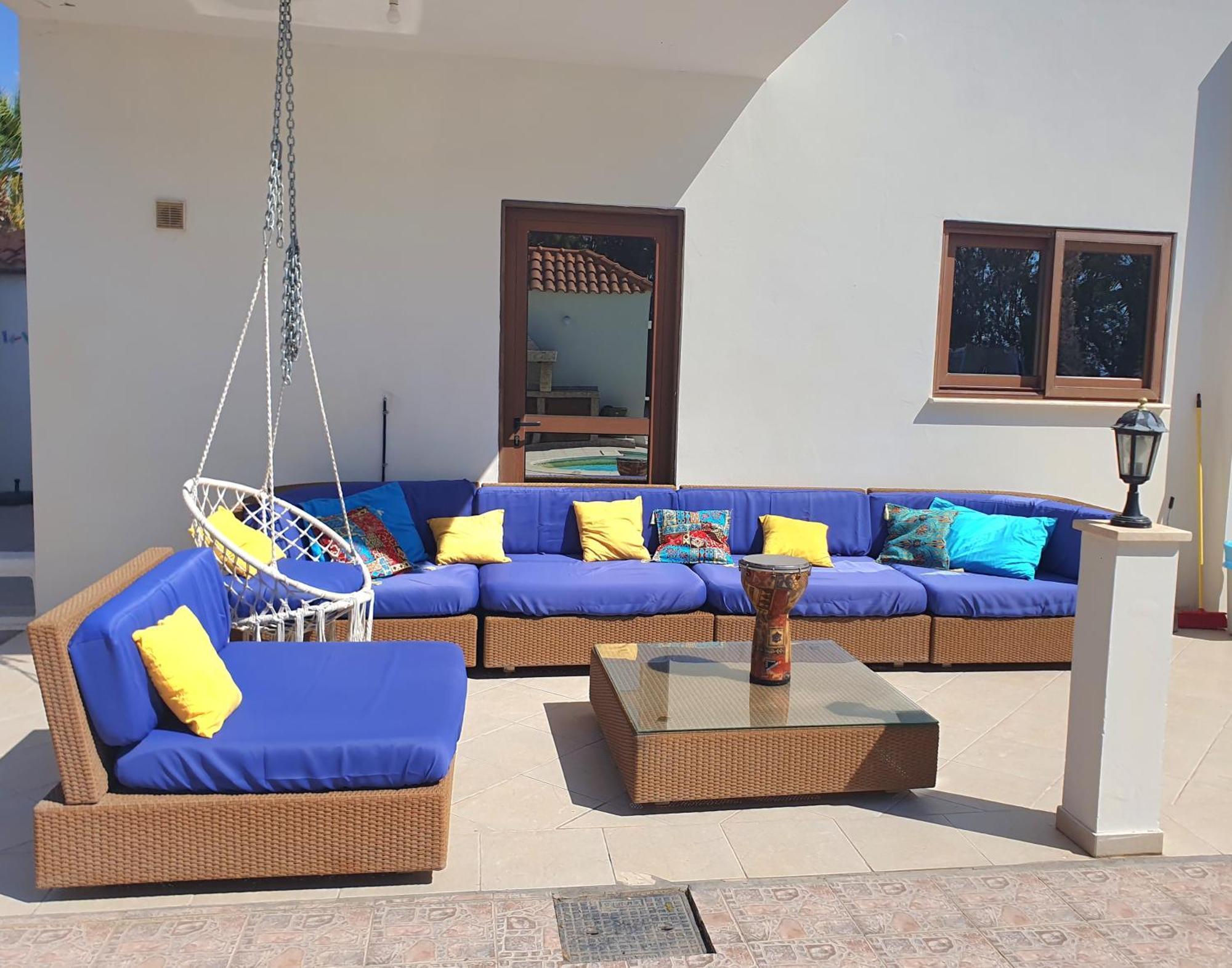 Larnaca Mansion Ideal For 3 Families Or More 외부 사진