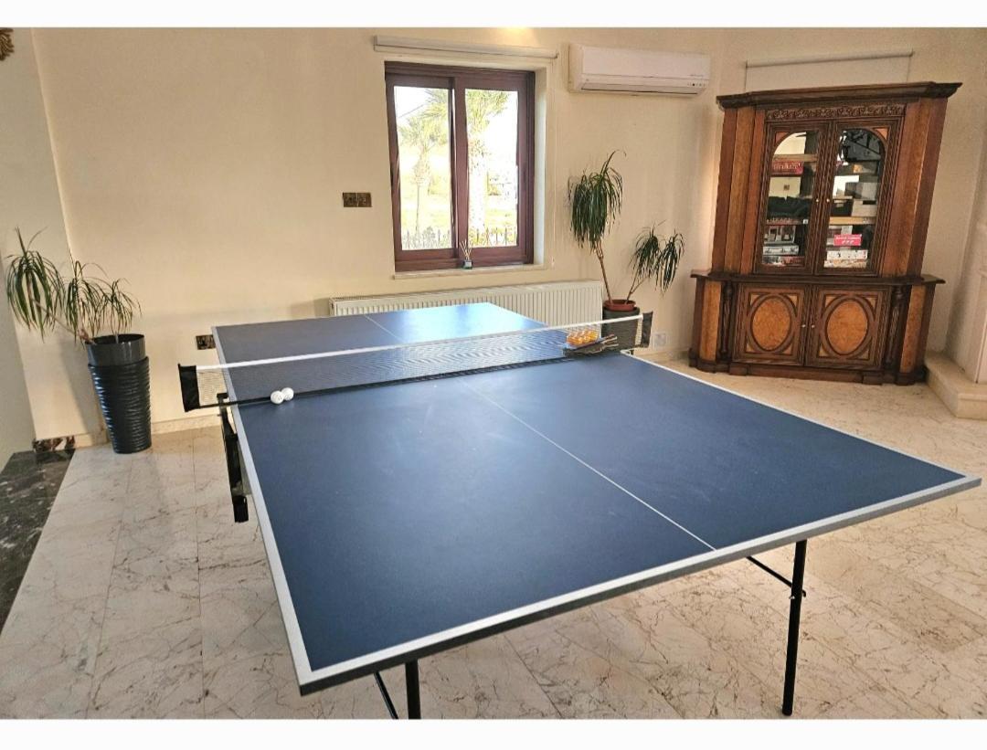 Larnaca Mansion Ideal For 3 Families Or More 외부 사진