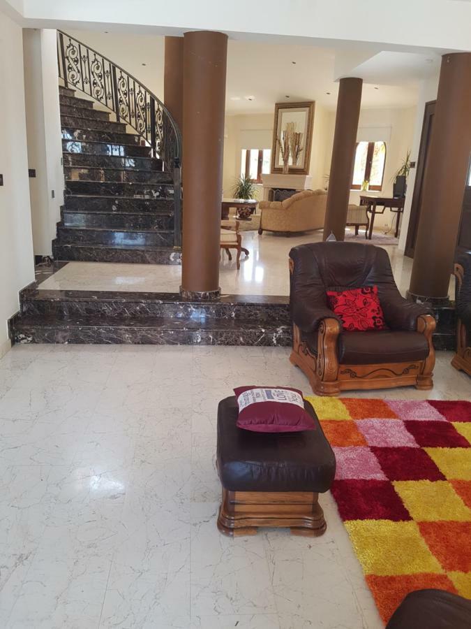 Larnaca Mansion Ideal For 3 Families Or More 외부 사진
