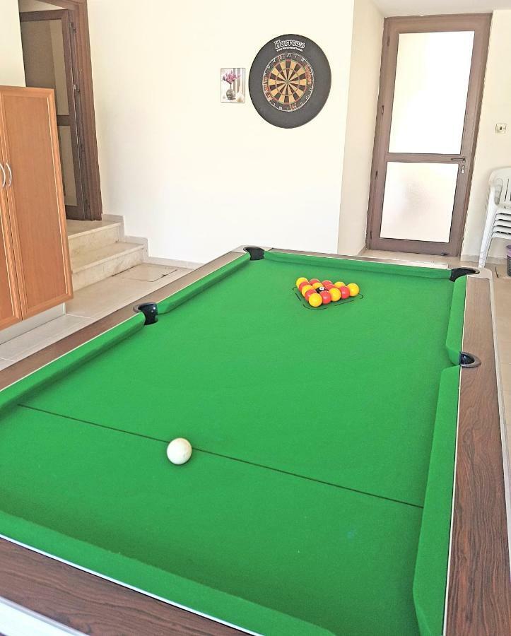 Larnaca Mansion Ideal For 3 Families Or More 외부 사진